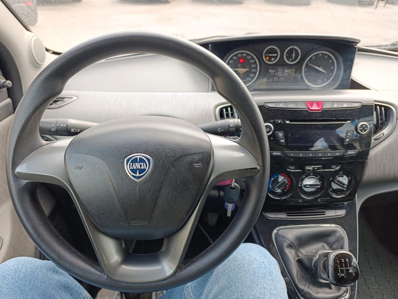 Lancia Ypsilon 1.2 69 CV 5 porte GPL Ecochic Silver
