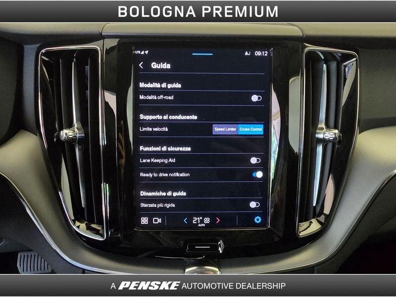 Volvo XC60 B4 (d) AWD automatico Core