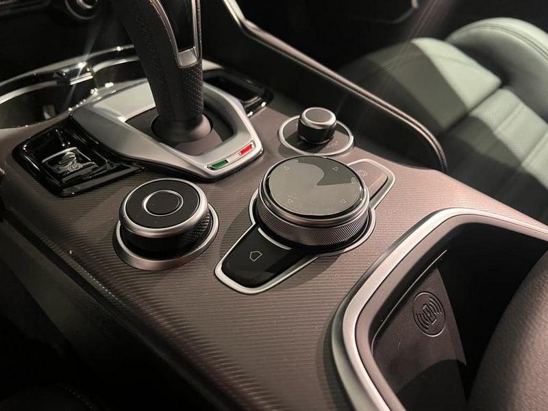 Alfa Romeo Giulia 2.2 t Veloce Q4 210cv auto