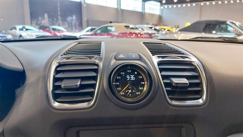Porsche Cayman GT4 solo 680 Km