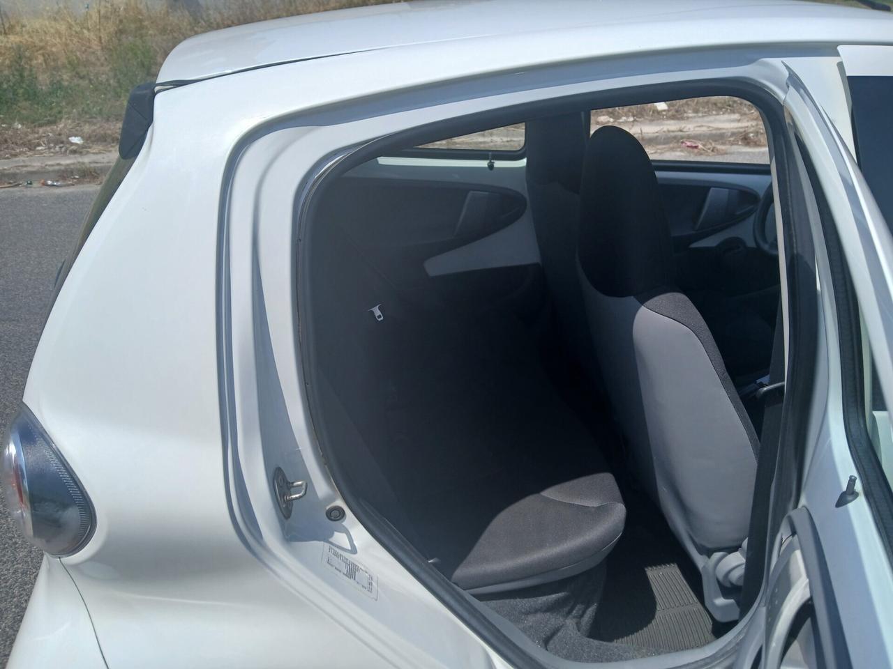 Toyota Aygo 1.0 12V VVT-i 5 porte Lounge Connect