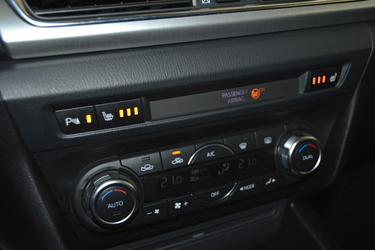 Mazda3 1.5 Skyactiv-D Exceed Cruise/Xenon/UNIPRO