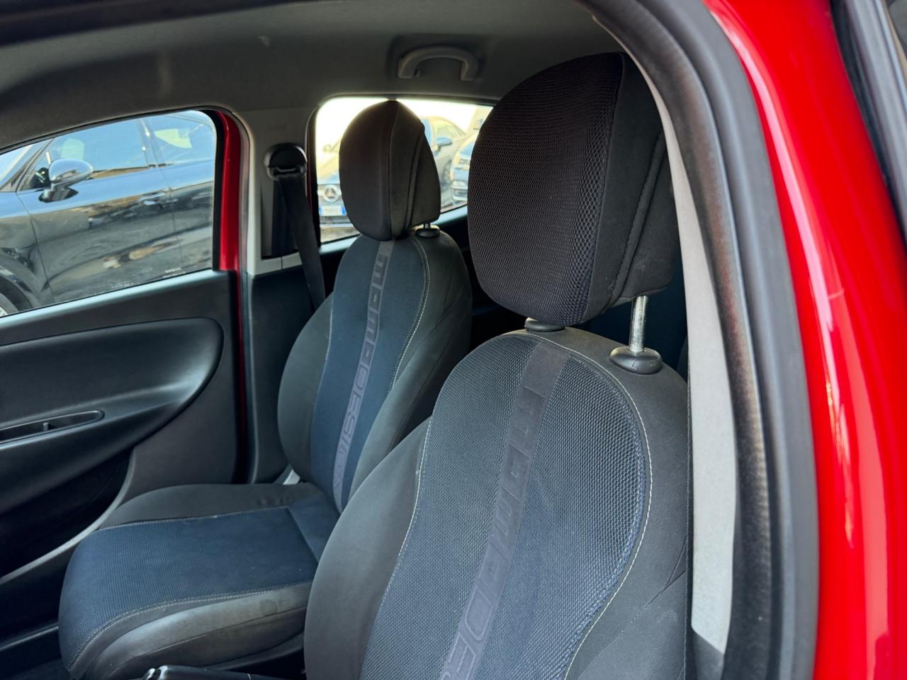 Lancia Ypsilon 1.2 69 CV 5 porte GPL Ecochic Platinum