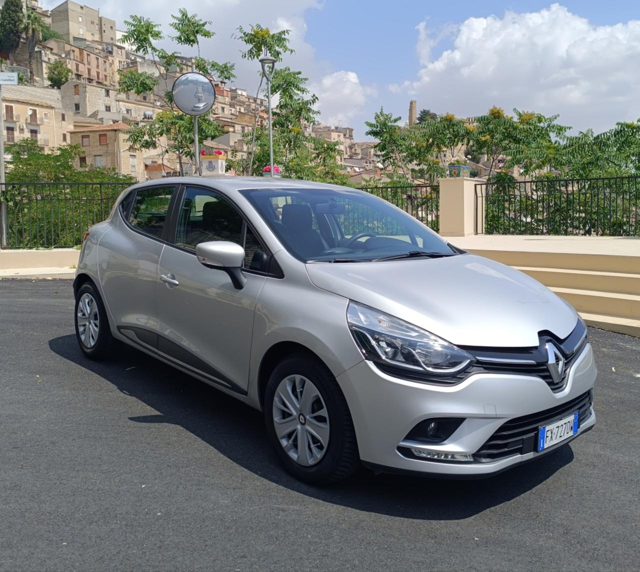 Renault Clio dCi 8V 75 CV 5 porte Moschino Zen