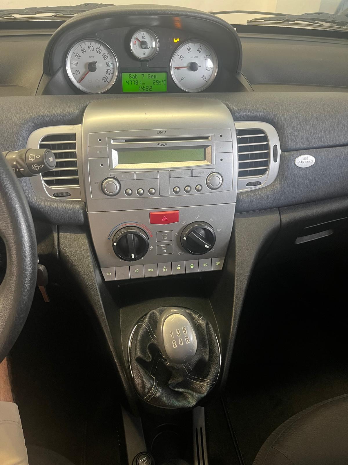 Lancia Ypsilon 1.2 Oro Bianco