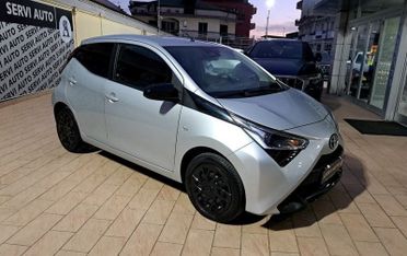 Toyota Aygo Aygo Connect 1.0 VVT-i 72 CV 5 porte x-play