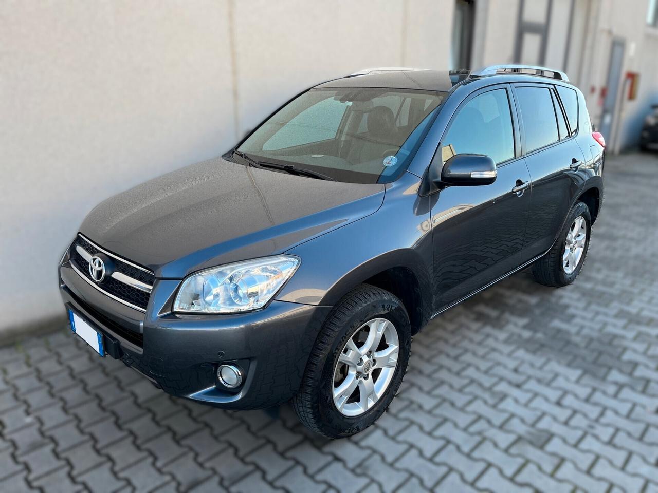 Toyota RAV 4 RAV4 2.2 D-4D 150 CV DPF Luxury (4X4 EURO 5)