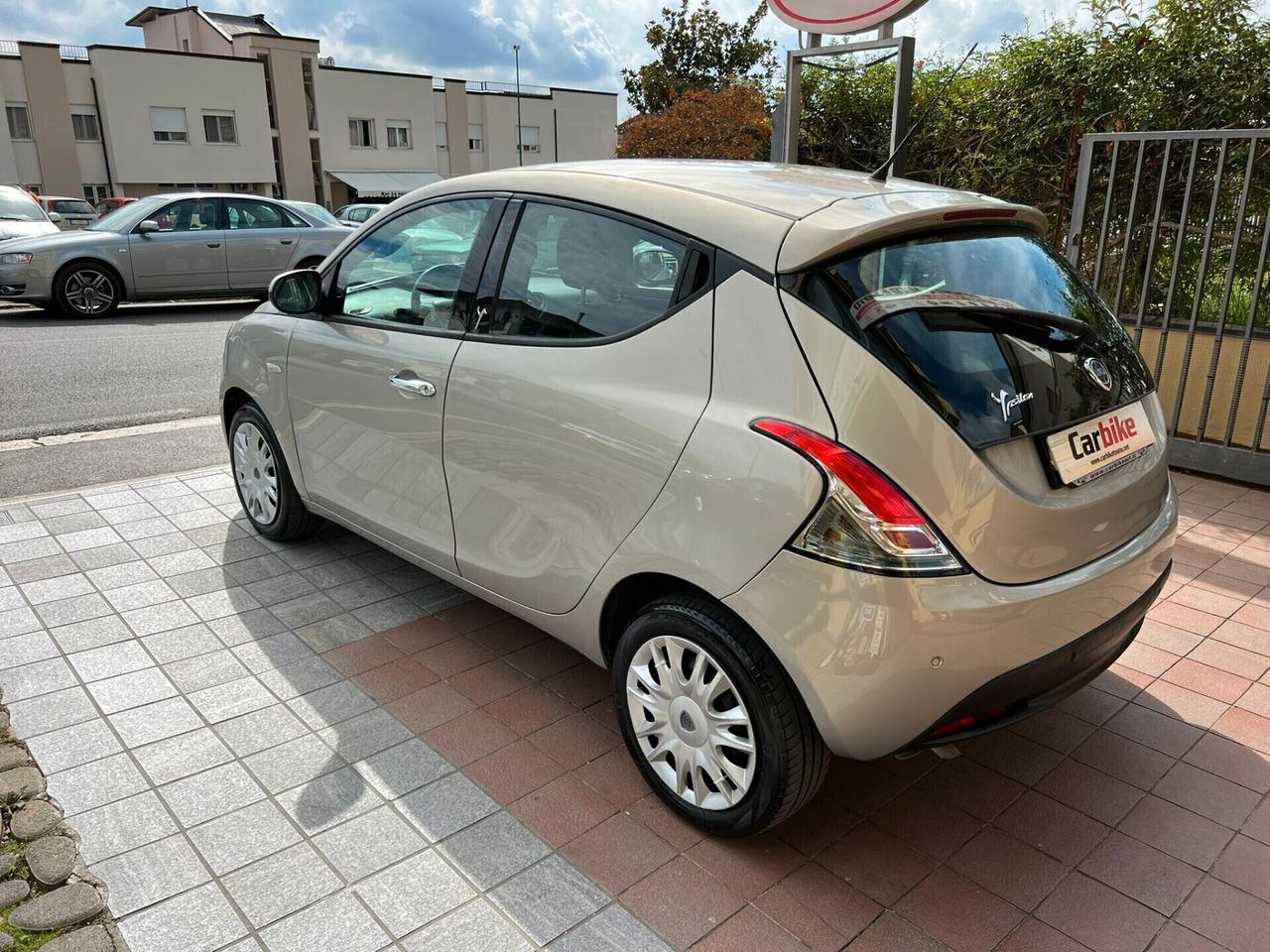 Lancia Ypsilon 1.2 69 CV 5 porte GPL Ecochic Silver