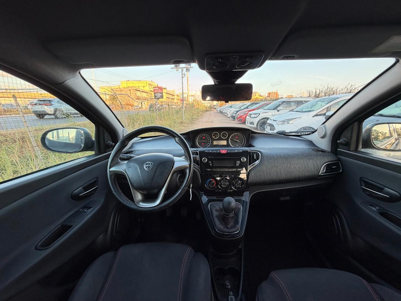 LANCIA YPSILON 1.2 115.000 KM ANNO 2013 GARANTITA