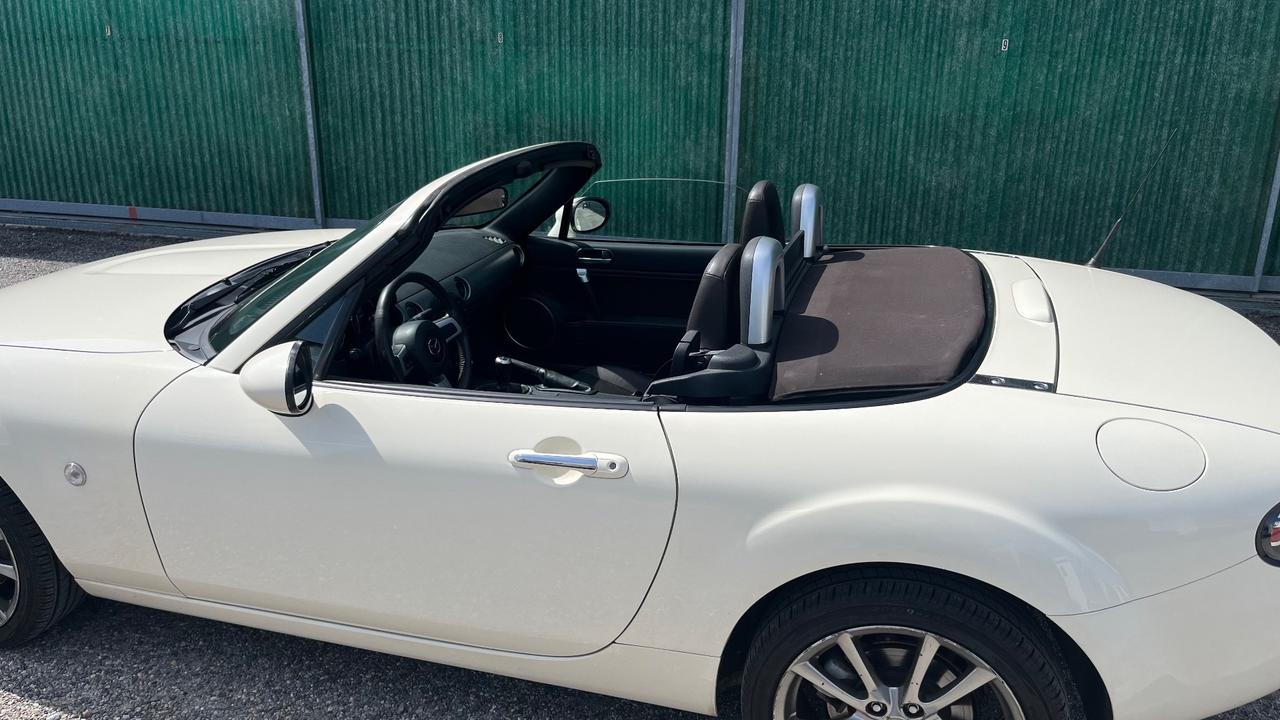 Mazda MX-5 Roadster Coupé 1.8L 16V Niseko