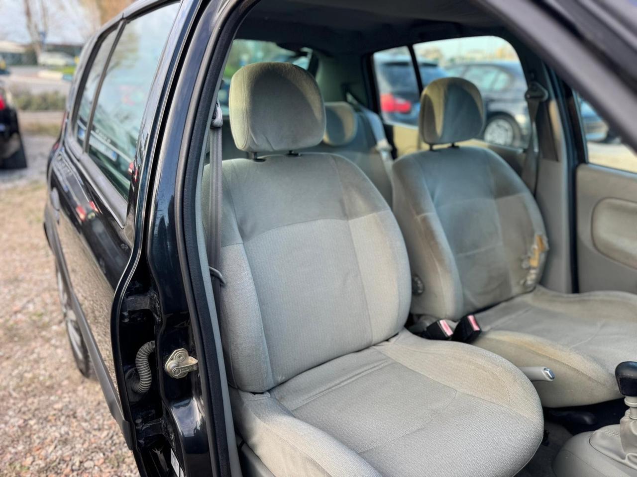 Renault Clio 1.2 16V cat 5 porte Privilège