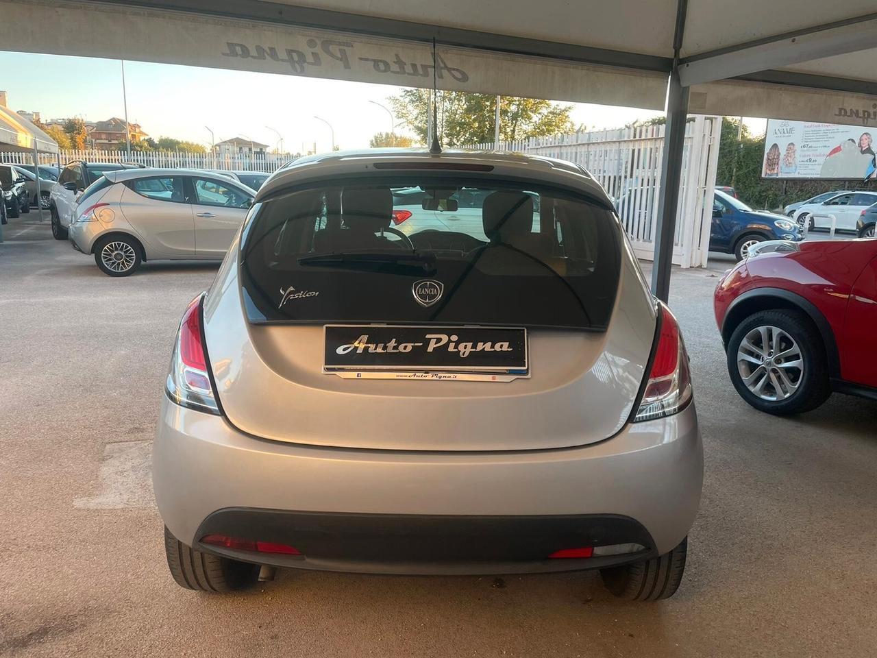 Lancia Ypsilon 0.9 TwinAir 85 CV 5 porte S&S Platinum