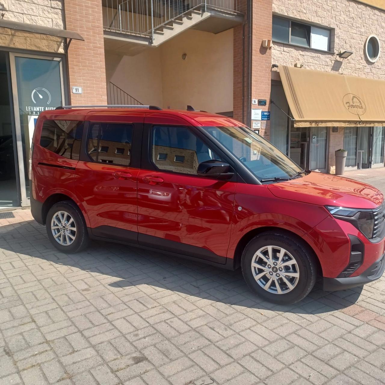 NUOVO 1.788KM FORD TOURNEO CURIER 24 MESI GARANZIA DI FABBRICA