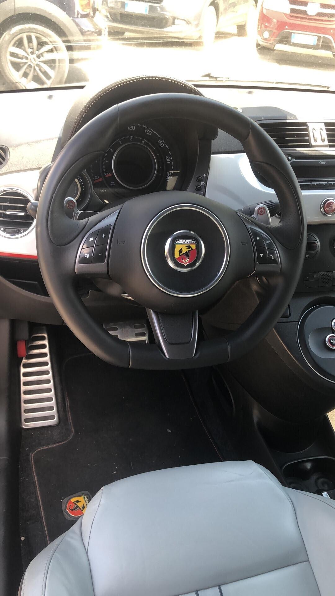 Abarth 500 C 1.4 Turbo T-Jet