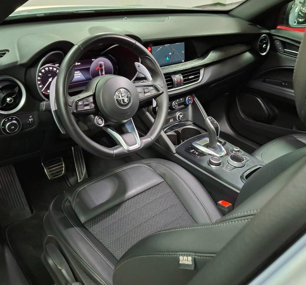 Alfa Stelvio 210 CV Q4 Sprint tetto panoramico full optional