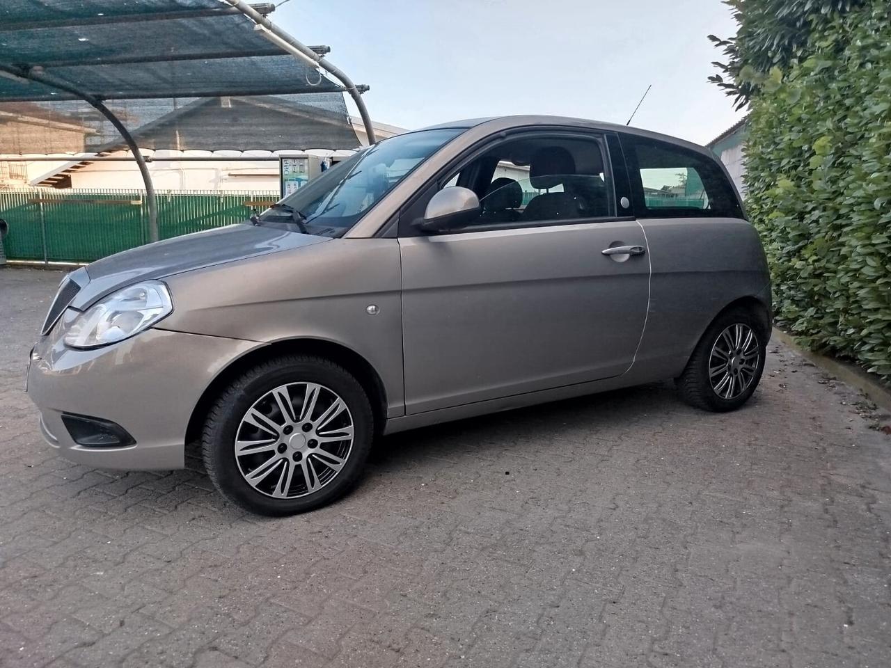 Lancia Ypsilon 1.4 Oro Ecochic GPL