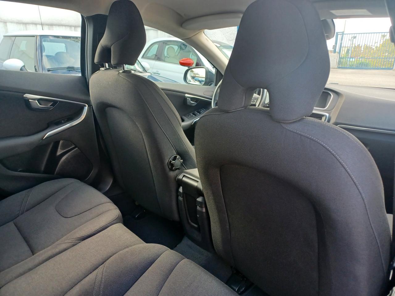 Volvo V40 D3 Geartronic Momentum ANNO 2017