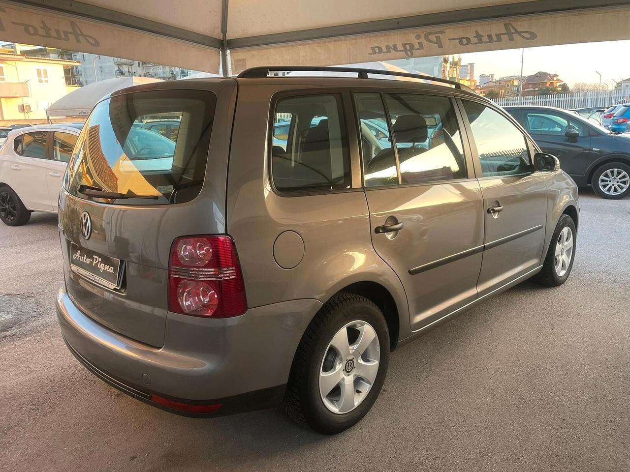 Volkswagen Touran 1.6 Trendline GPL