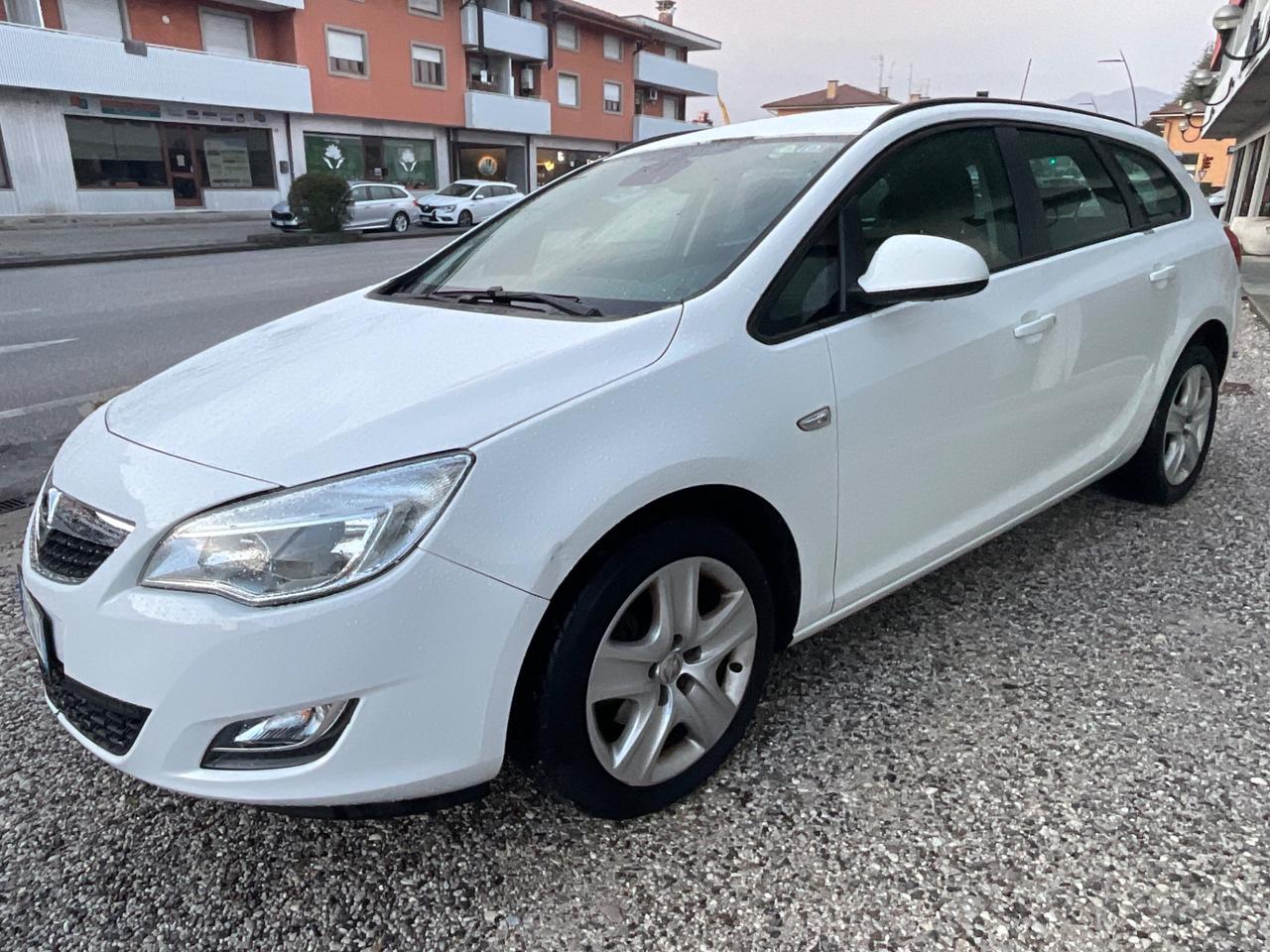 Opel Astra 1.7 CDTI 125CV Sports Tourer Cosmo