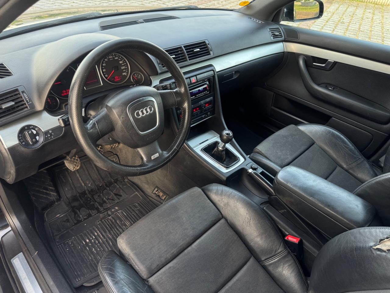 Audi A4 2.0 16V TDI Avant S-Line
