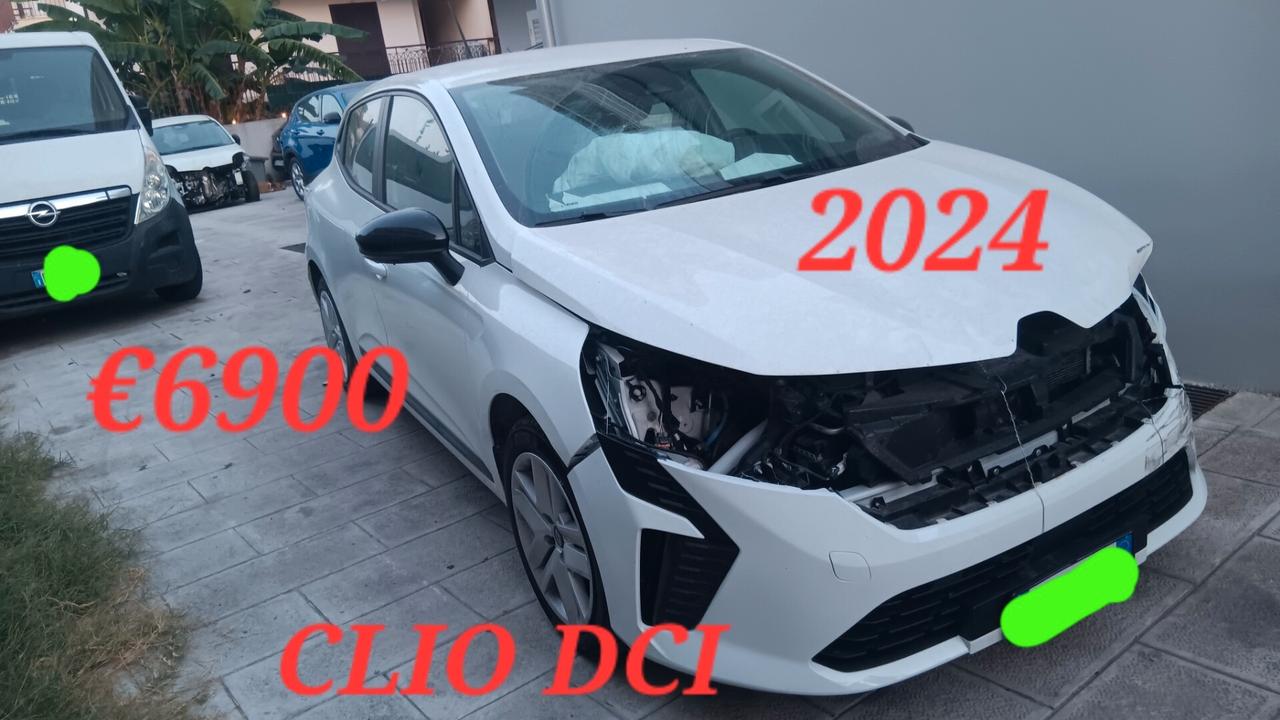 Renault Clio incidentata sinistrata mondialcars 024