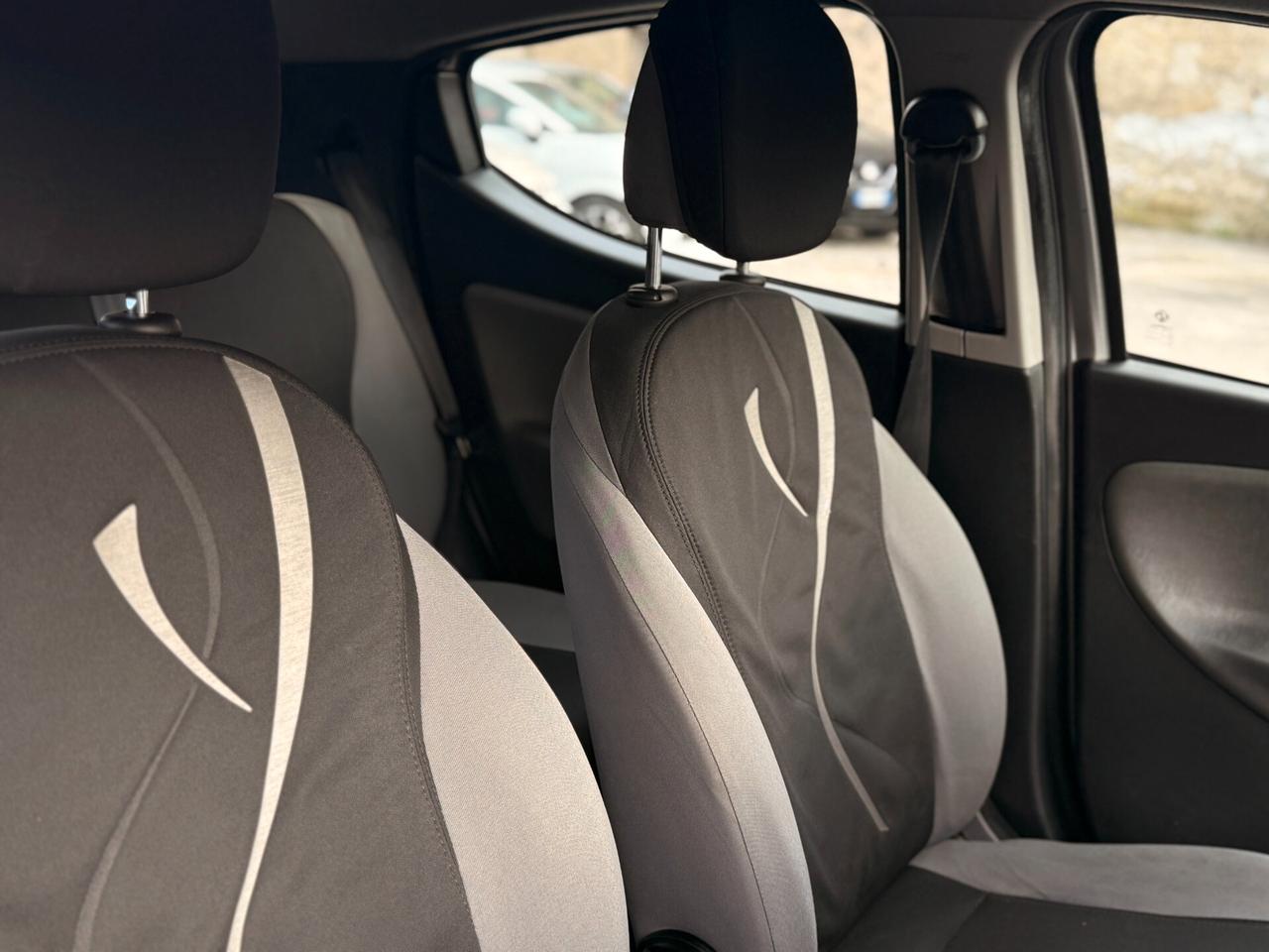 Lancia Ypsilon 1.2 69 CV 5 porte GPL Ecochic Silver