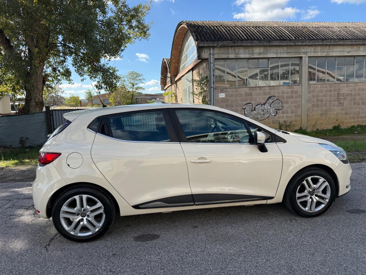 Renault Clio 1.2 75CV 5 porte Intens