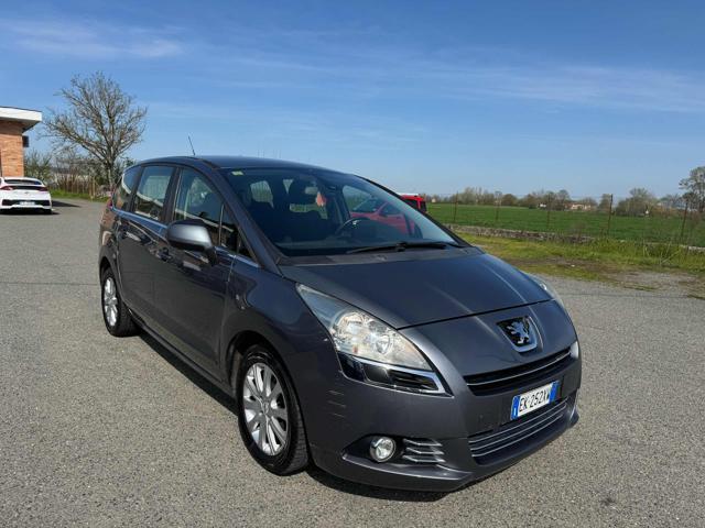 PEUGEOT 5008 1.6 HDi 112CV Family