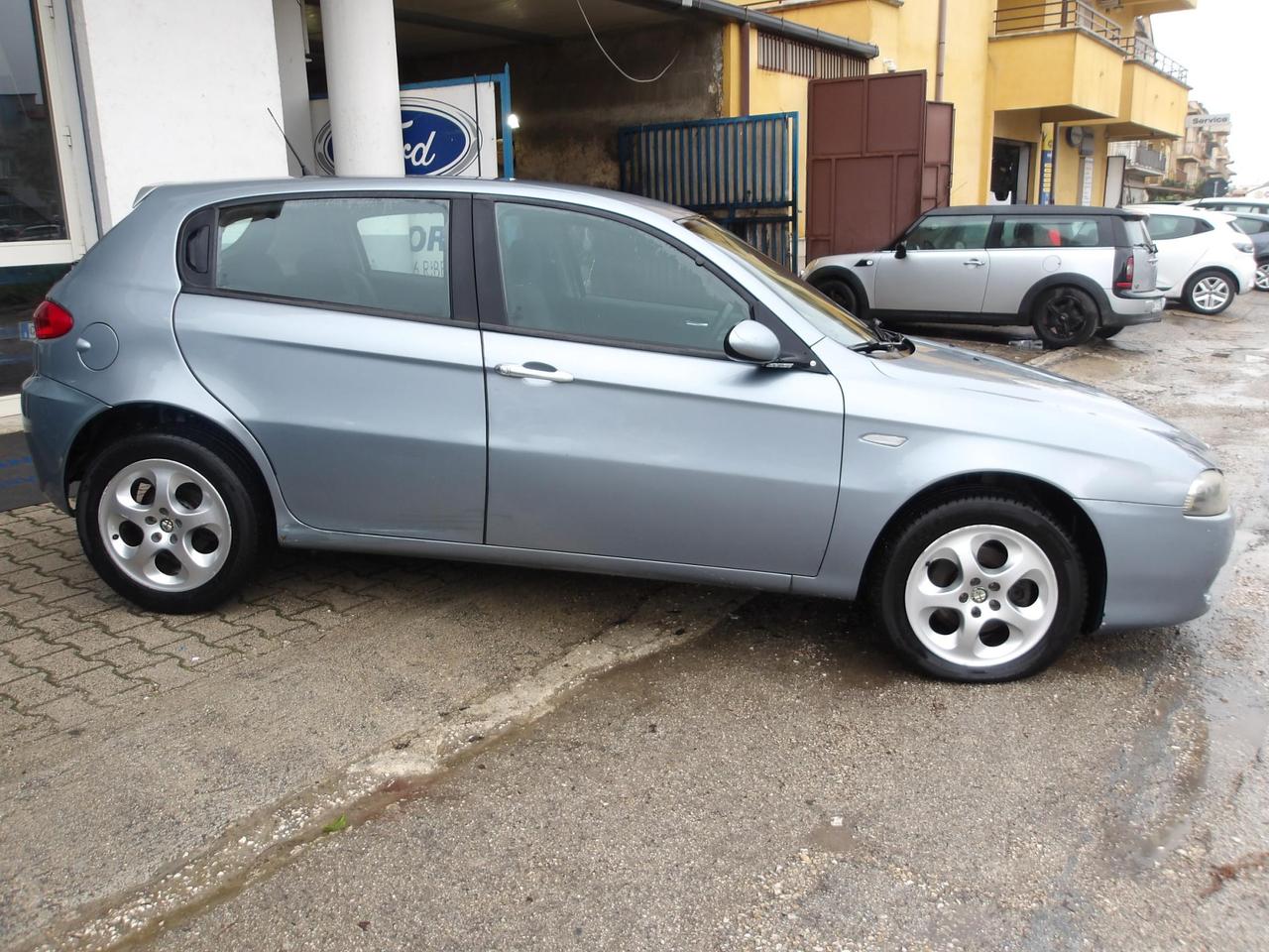 Alfa Romeo 147 5 Porte 147 5p 1.9 jtd Distinctive 120cv