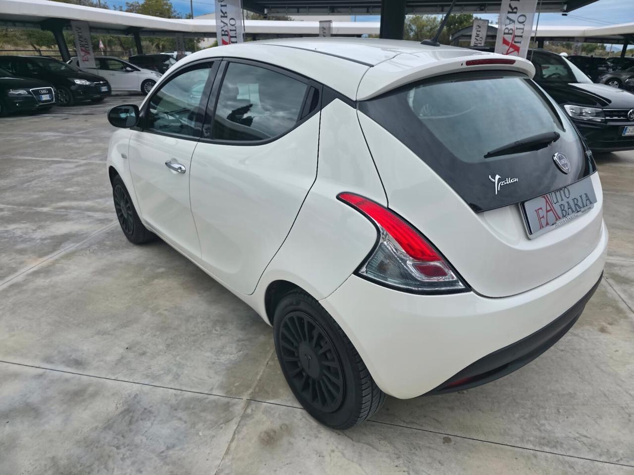 Lancia Ypsilon 1.0 FireFly 5 porte S&S Hybrid Ecochic A. Ferretti