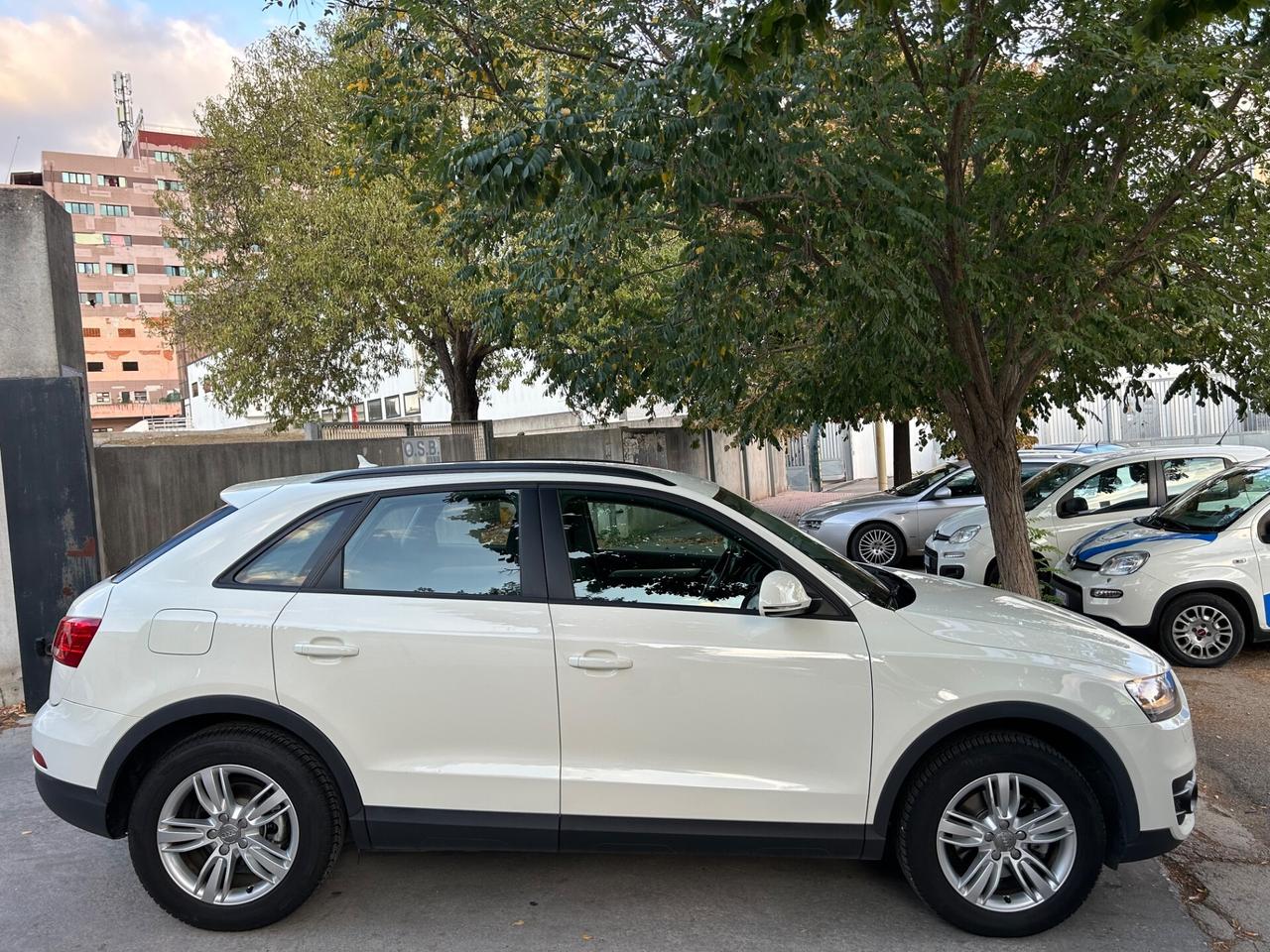 Audi Q3 TDI KM.80.000! Gancio traino