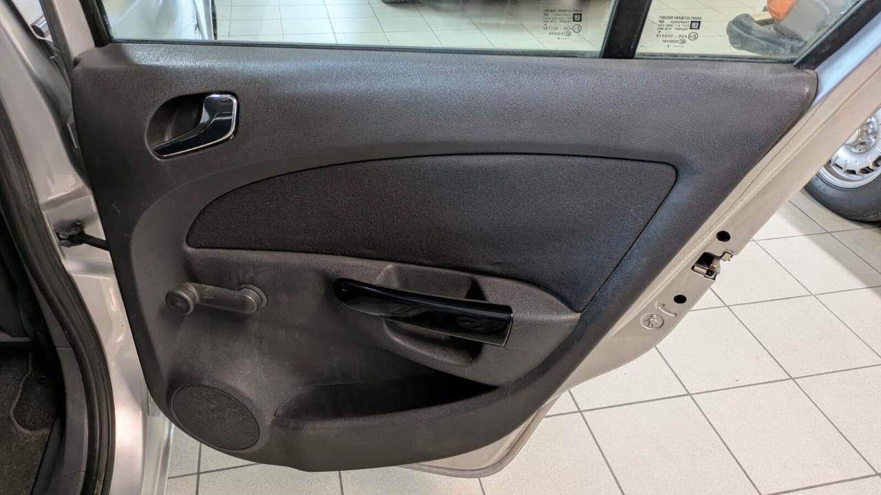 Opel Corsa 1.2 5 porte Cosmo