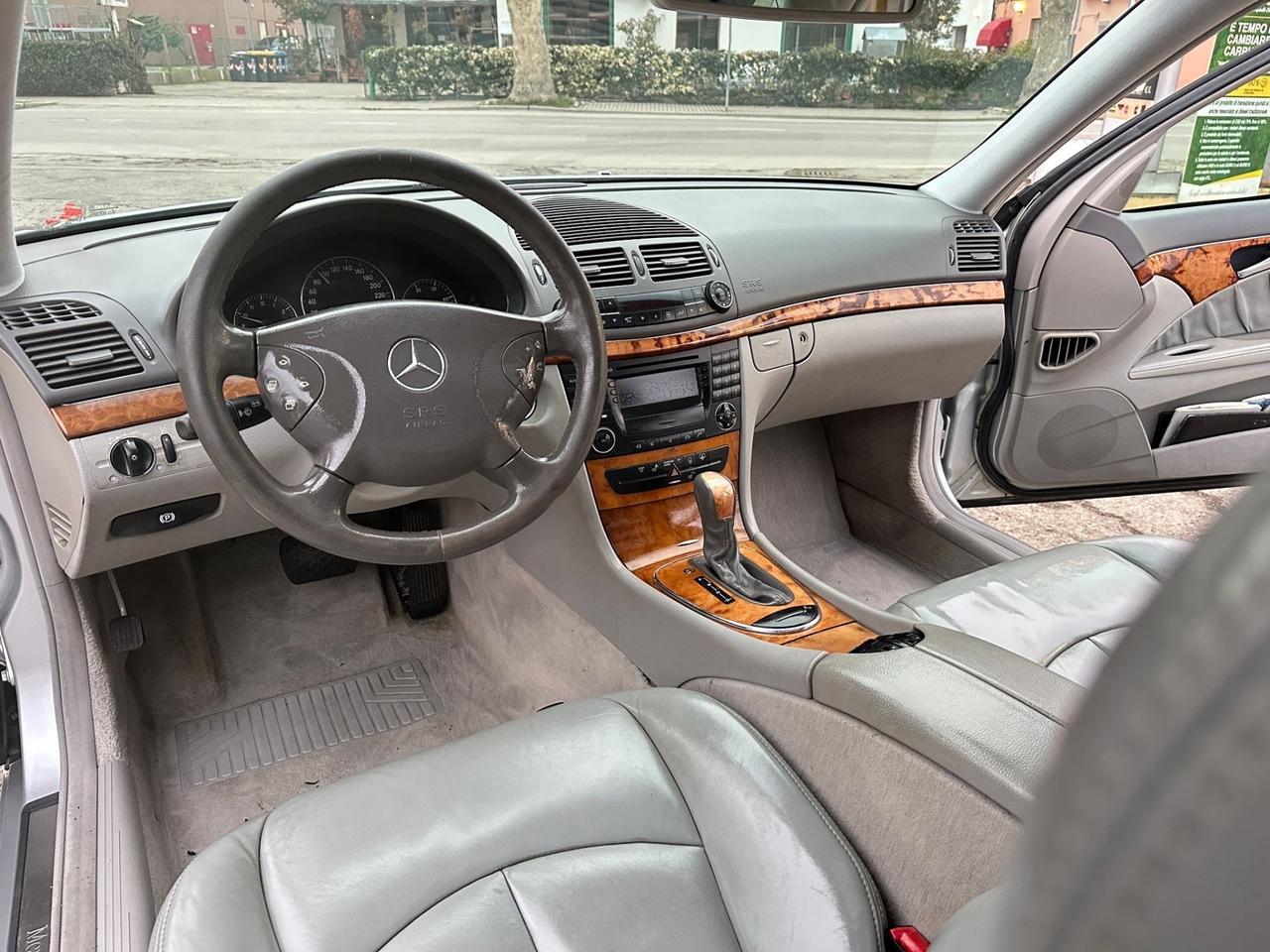 Mercedes-benz E 220 CDI cat Elegance 2004