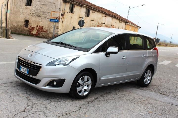 Peugeot 5008 1.6 HDi 115CV Allure 7POSTI CLIMA AUTOMATICO SENSORI PARK RADIO CD NAVIGATORE