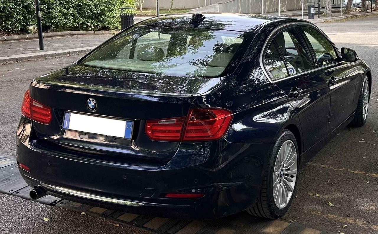 BMW 320d LUXURY