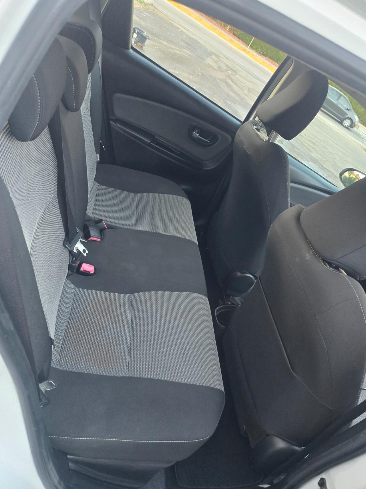 Toyota Yaris 1.4 benzina