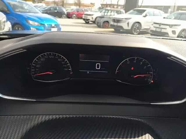 Peugeot 2008 1.2 PureTech 100cv STYLE KM ZERO