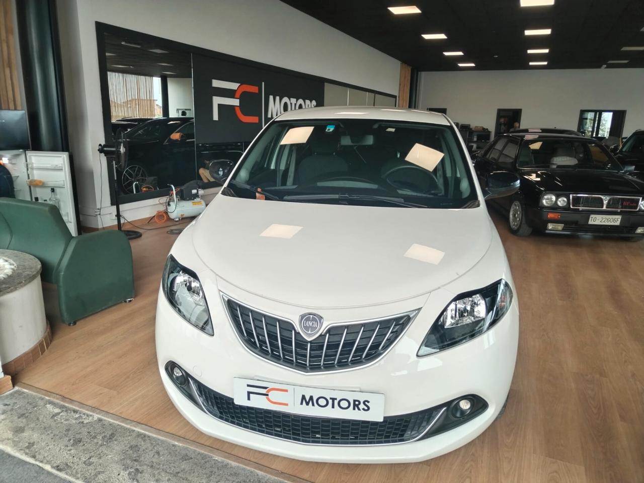 Lancia Ypsilon Hybrid Gold