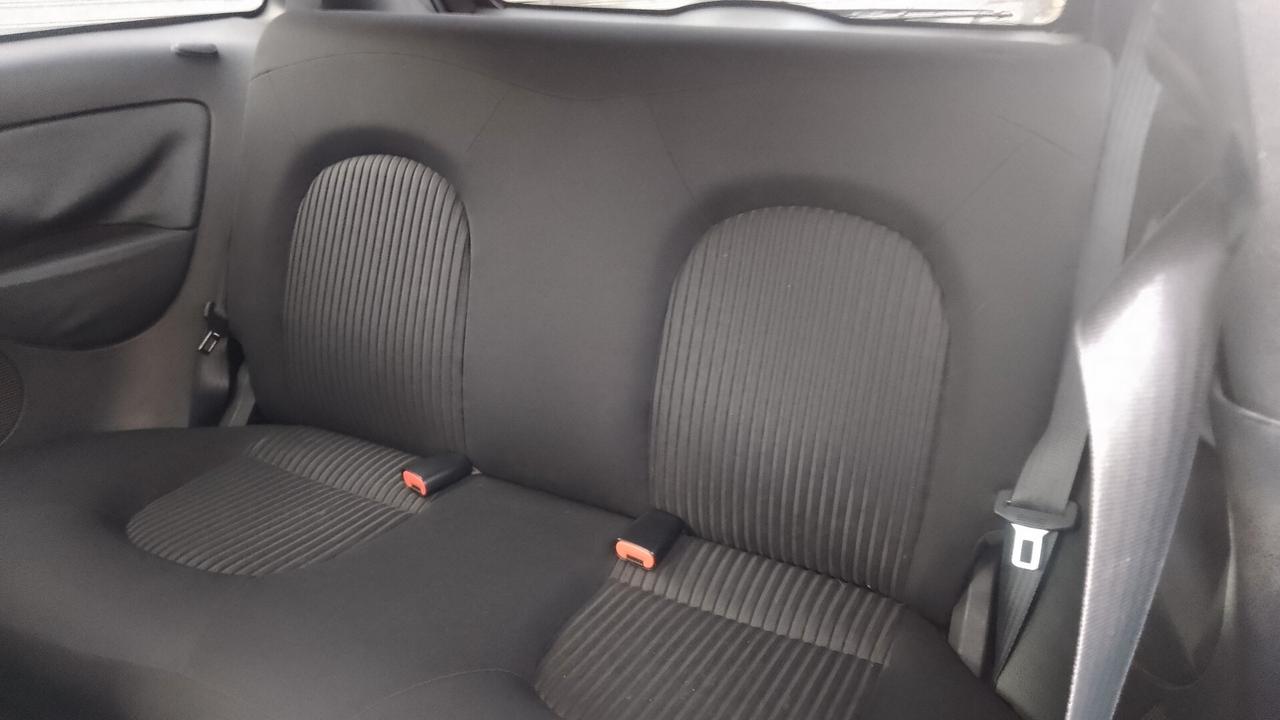 Lancia Ypsilon 1.2 BZ neopatentati 2011