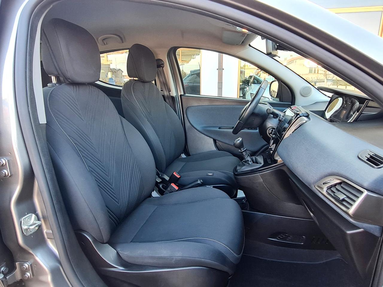Lancia Ypsilon 1.0 FireFly 5 Posti Hybrid Ecochic Gold