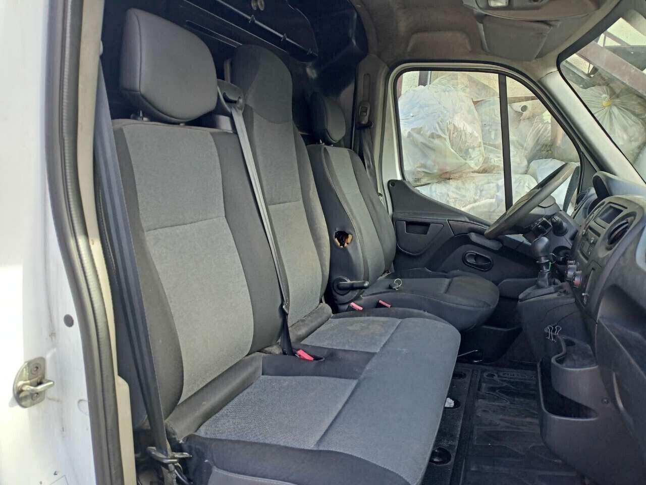 Renault Master T35 2.3 dCi 130 PL-TM NETTO