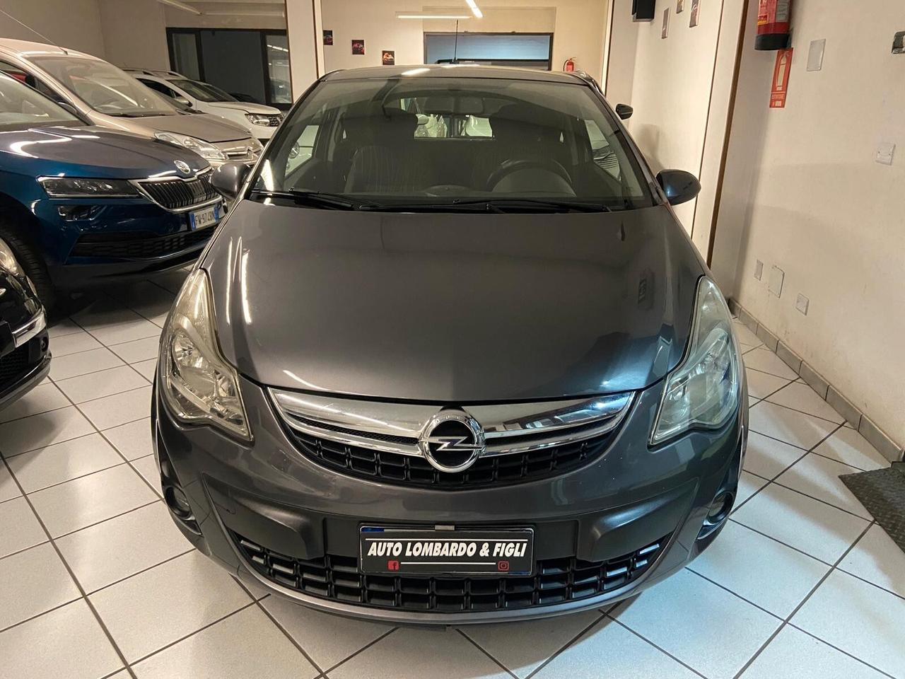 Opel Corsa 1.2 80CV 3 porte GPL-TECH Club - NEOPATENTATI