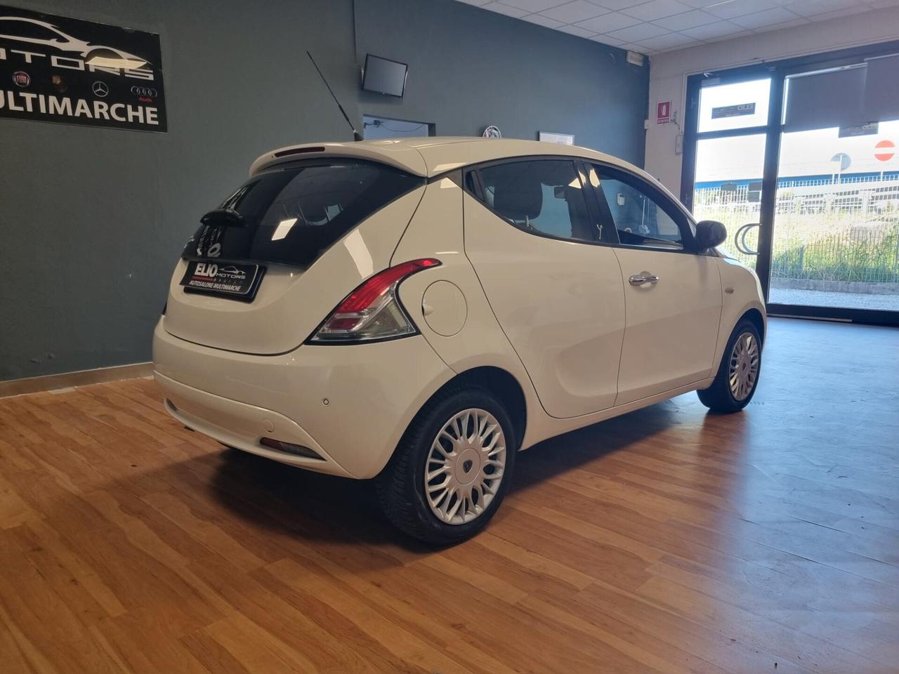 Lancia Ypsilon 1.2 69 CV 5 porte Gold