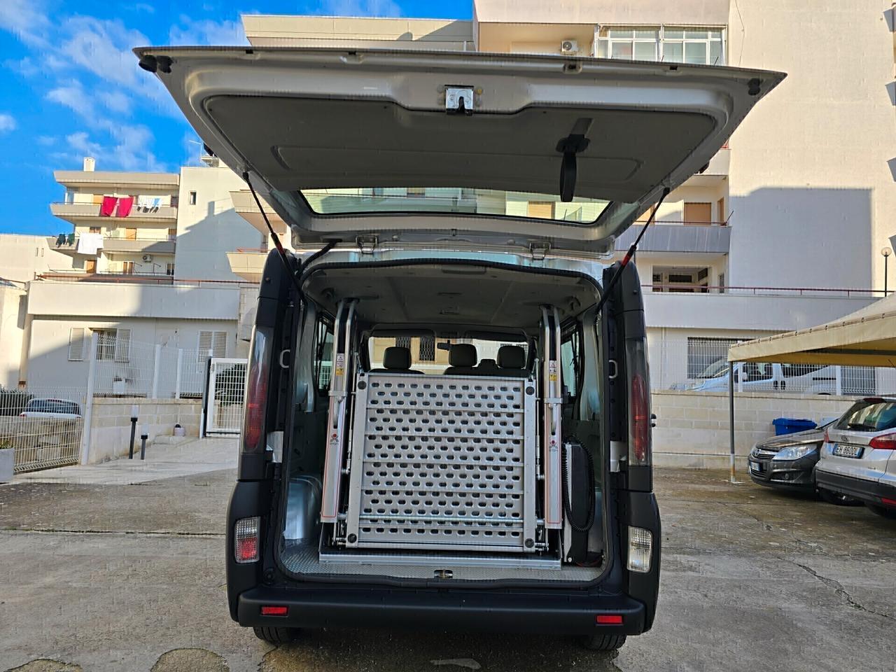 Nissan Primastar con Pedana Trasporto Disabili