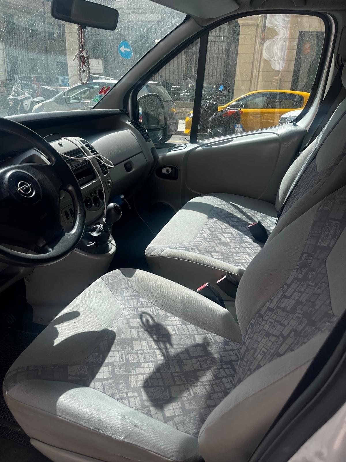 Opel Vivaro 27 2.5 CDTI/135CV PC-TN Combi