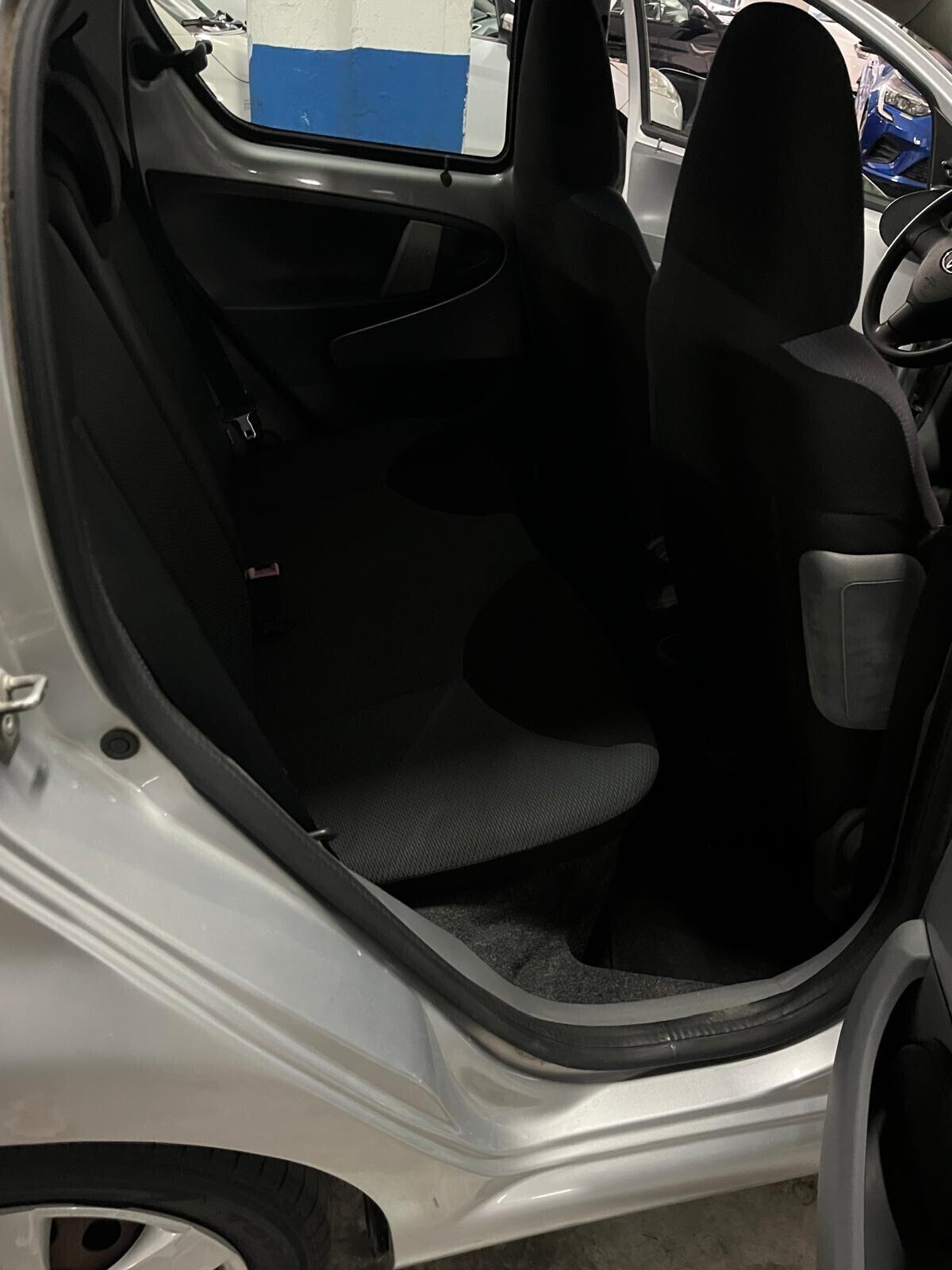 Toyota Aygo 1.0 12V VVT-i 5 porte Sol