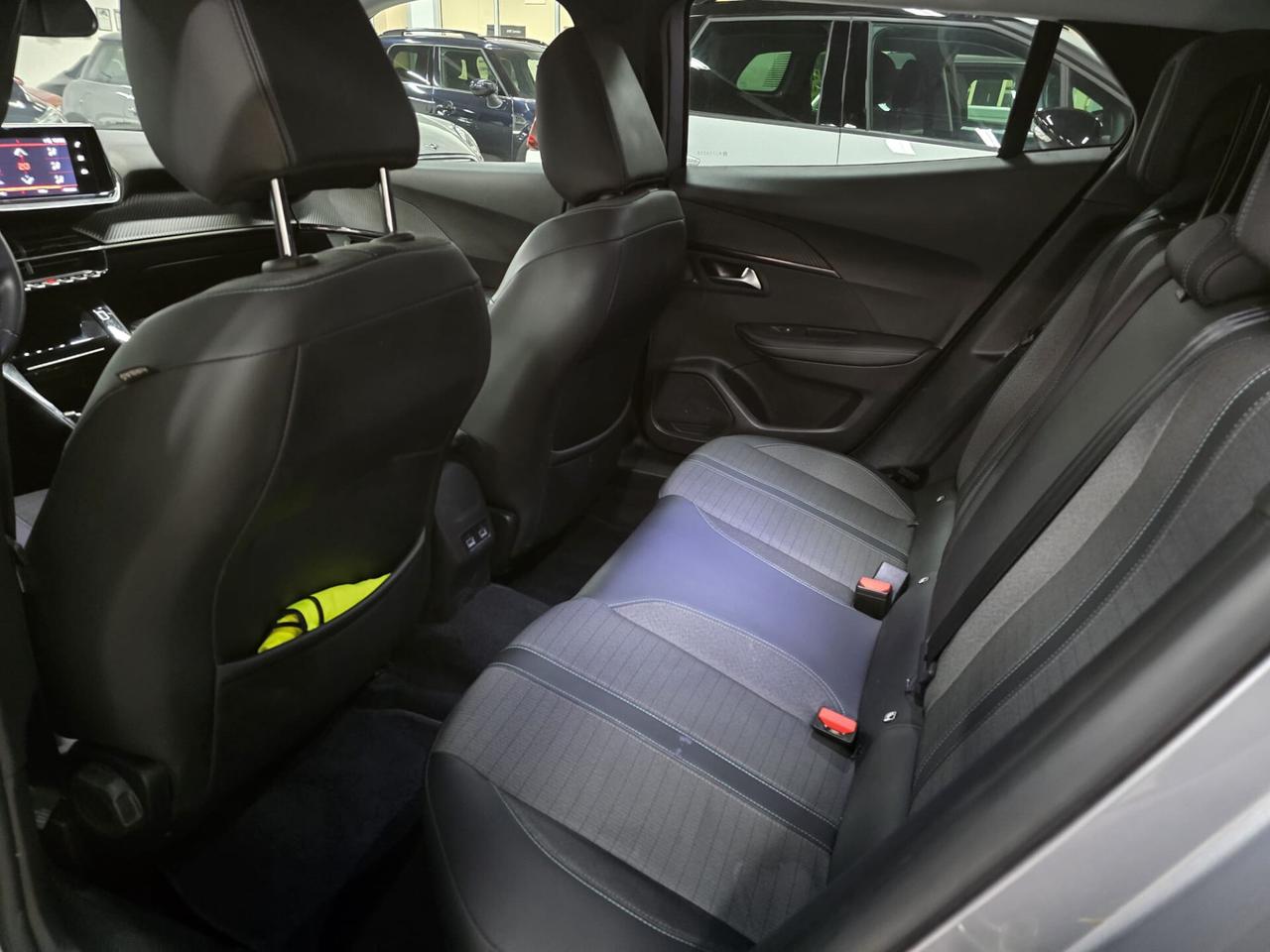 Peugeot 2008 BlueHDi 110 S&S Allure Pack