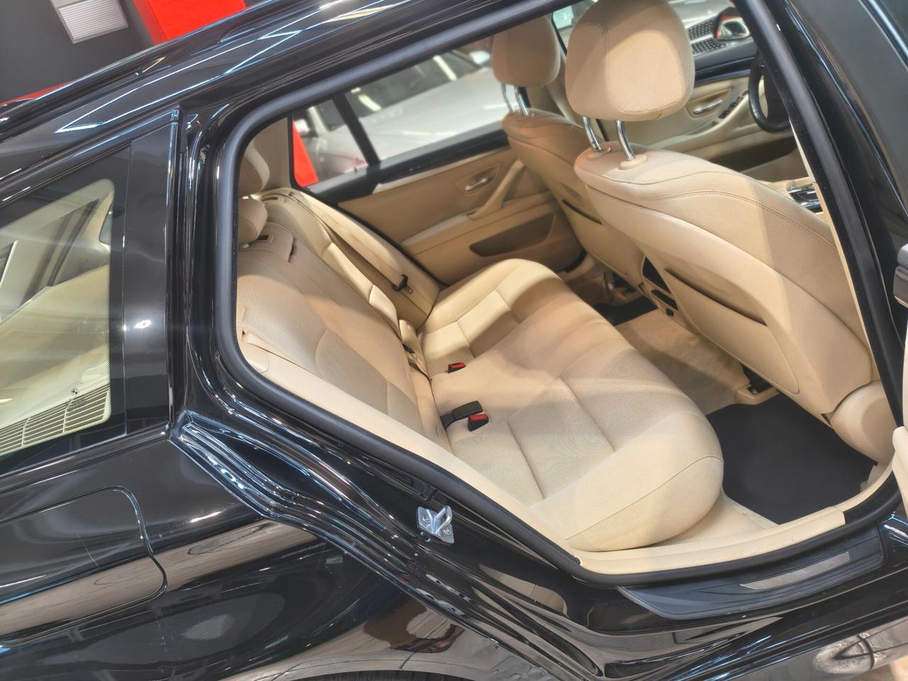 Bmw 525d Touring Business 2.0 220 CV automatica