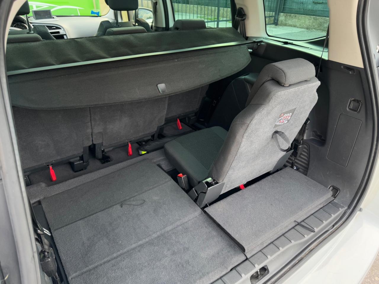 Peugeot 5008 1.6 HDi 115CV 7 POSTI