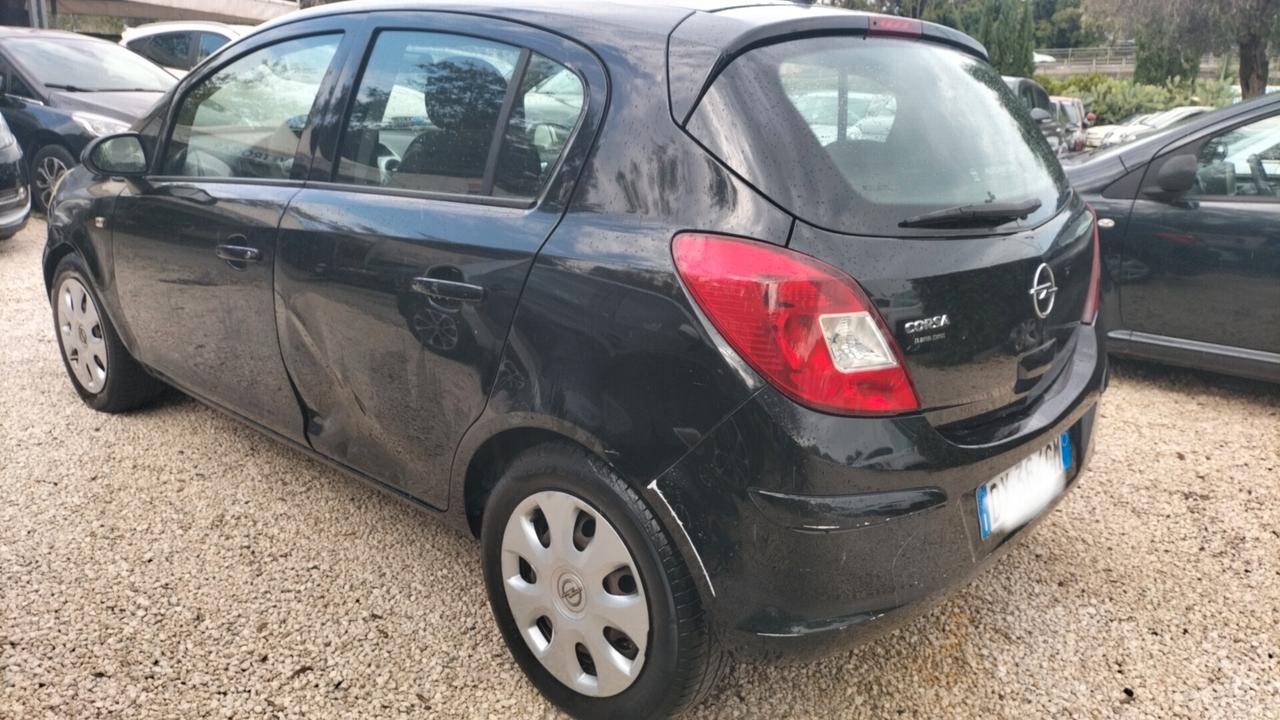 Opel Corsa 1.2 5 porte Club **NEOPATENTATI**